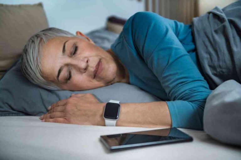 4 Reasons Why Your Fitbit Is Not Tracking Your Sleep